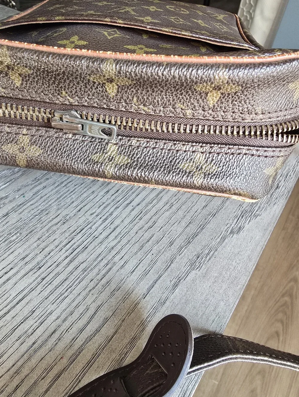 Authentic Louis Vuitton Monogram Canvas Messenger Bag in Brown